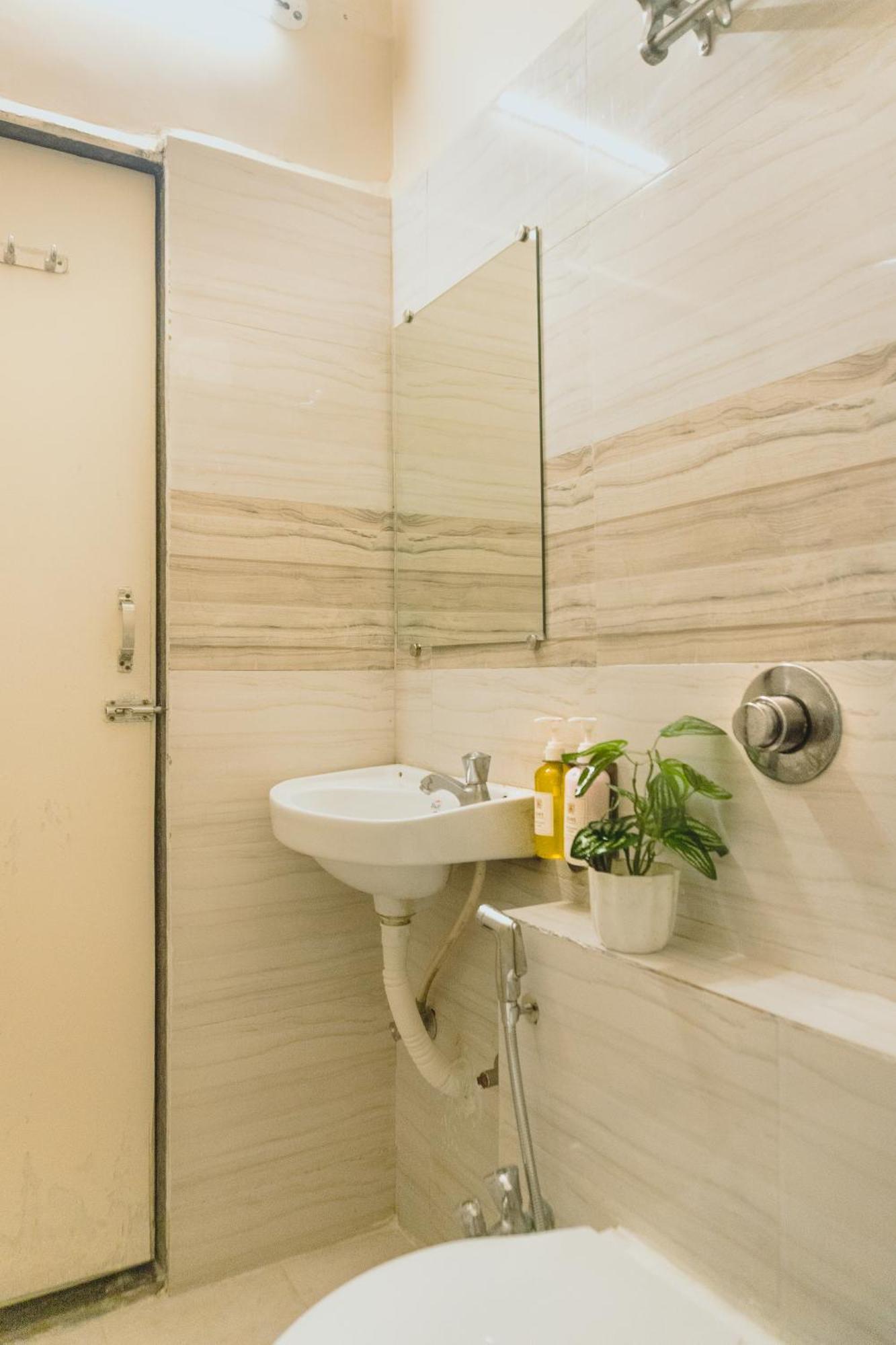 Golden Treat Hotel