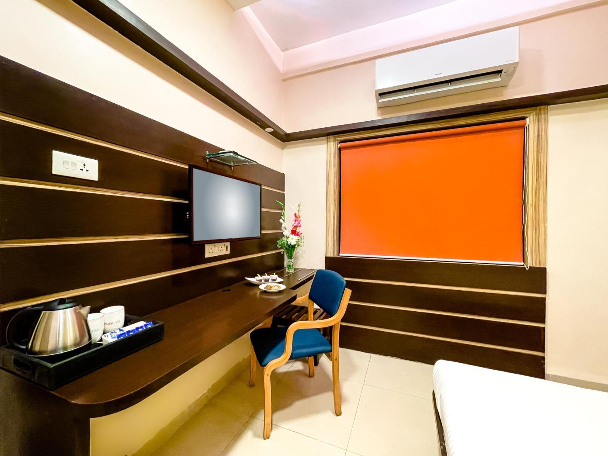 Hotel Golden Treat